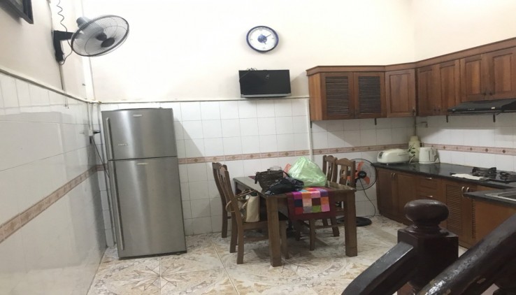Cho thuê nhà nguyên căn ngõ Thịnh Quang, Tây Sơn, đống đa - ngay ngã tư sở, 10 triệu, 4 ngủ